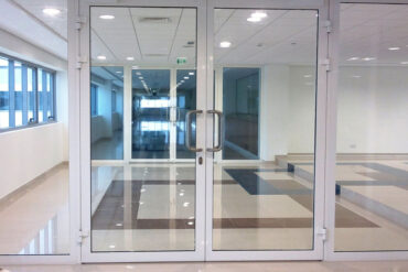 GLASS & ALUMINUM INSTALLATION & MAINTENANCE