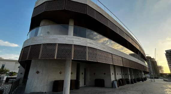 Aluminium Curved Hanging Mashrabiya Gulf Extrusions System, Glass Balustrade Curved Railing Schuco System