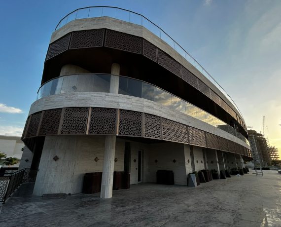 Aluminium Curved Hanging Mashrabiya Gulf Extrusions System, Glass Balustrade Curved Railing Schuco System