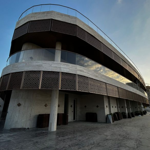 Aluminium Curved Hanging Mashrabiya Gulf Extrusions System, Glass Balustrade Curved Railing Schuco System