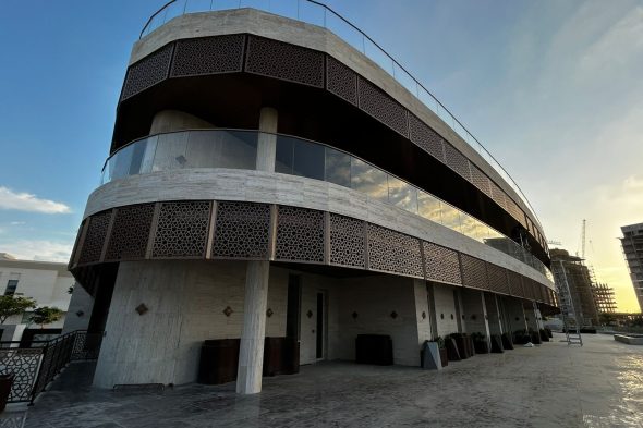 Aluminium Curved Hanging Mashrabiya Gulf Extrusions System, Glass Balustrade Curved Railing Schuco System