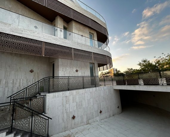 Aluminium Mashrabiya Design Glass Railing